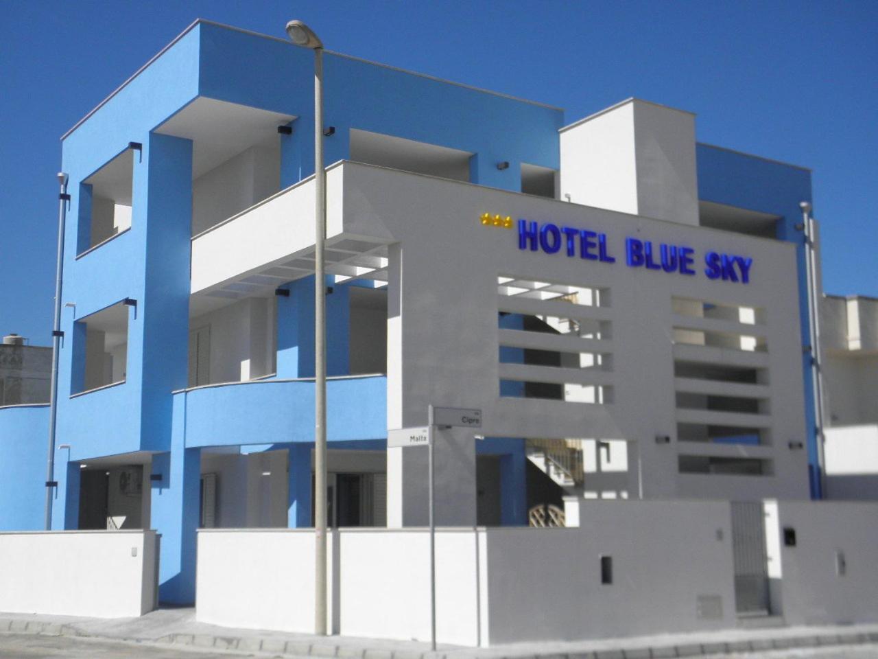 Blue Sky 3* San Foca